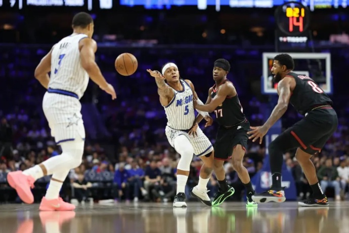 缺阵恩比德仍晋级！马克西31分主导 76人109-97胜魔术